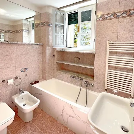 Casa Dei Fiordalisi 3 Bedroom Parking And Garden Rapallo
