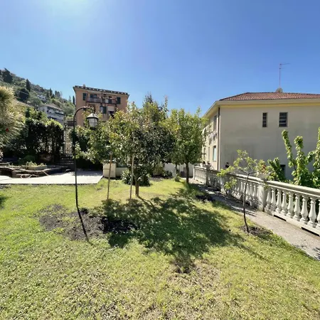 Casa Dei Fiordalisi 3 Bedroom Parking And Garden Lejlighed Rapallo