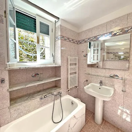 Casa Dei Fiordalisi 3 Bedroom Parking And Garden Lejlighed